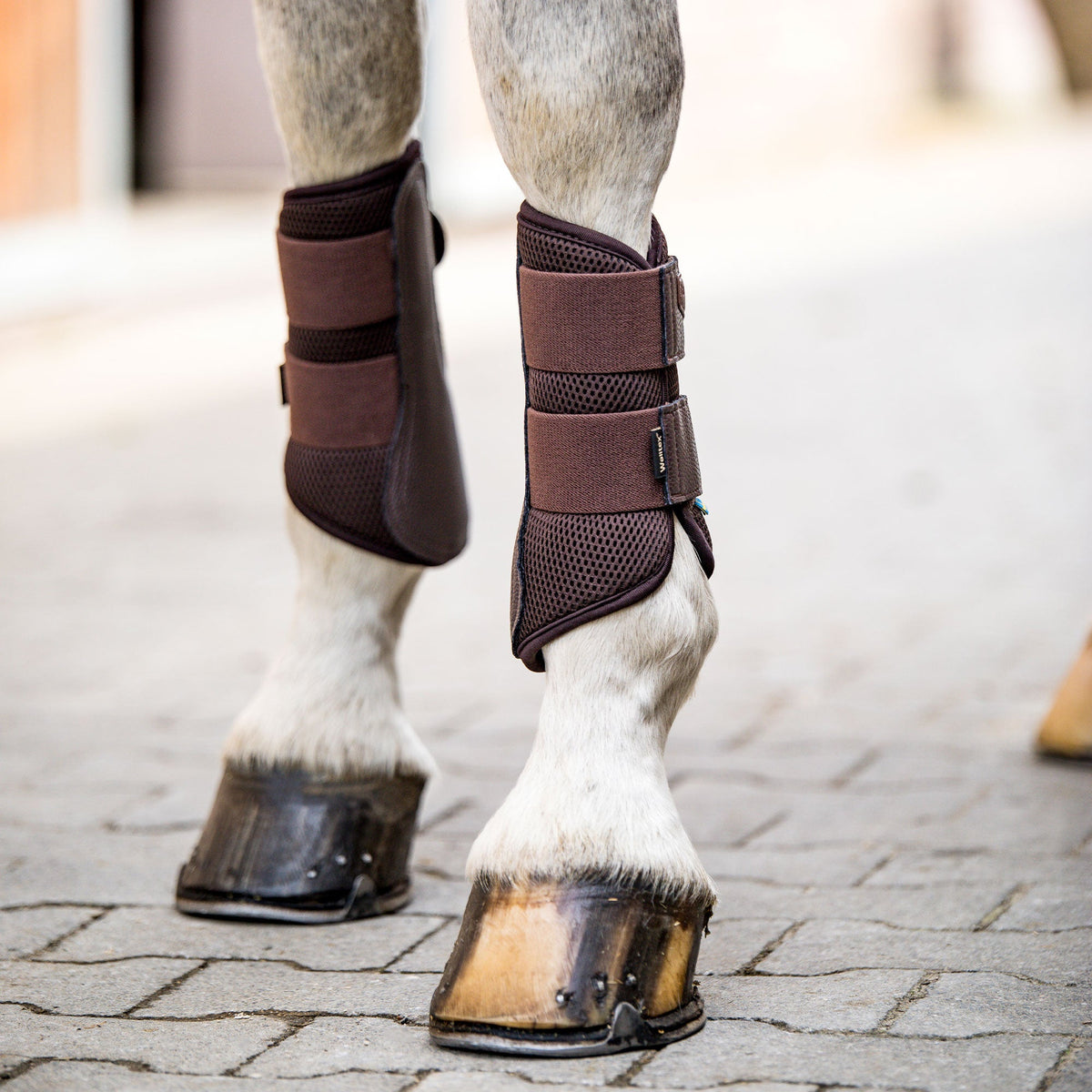 "Airflow" Brush Boots